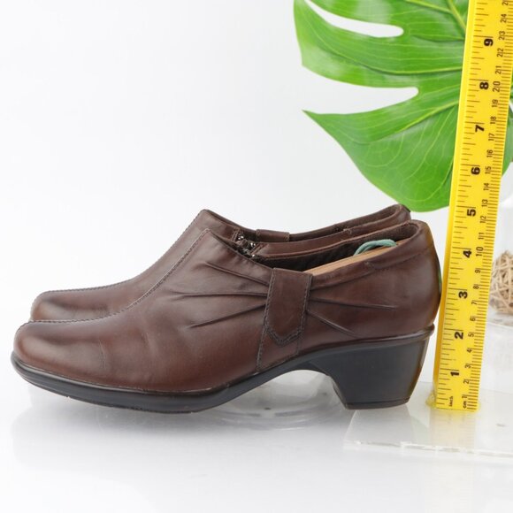 Clarks Womens Loafers Size 8.5 Brown Leather Booties Low Block Heel Comfy Shoes - Picture 5 of 11